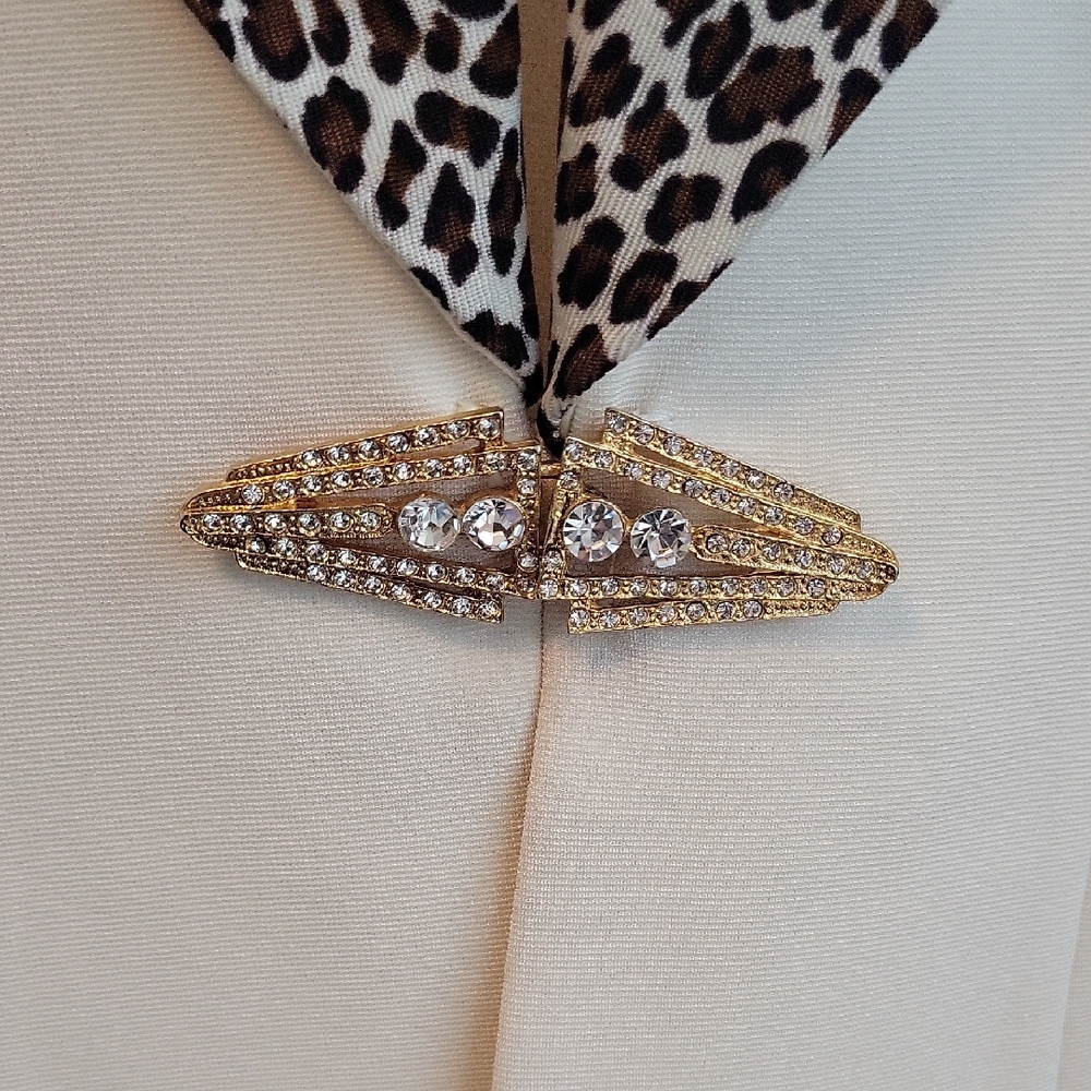 Chic Cache Cream Diamond (faux) & Leopard Accent Blazer & Skirt 2 Piece Set - Picture 3 of 16